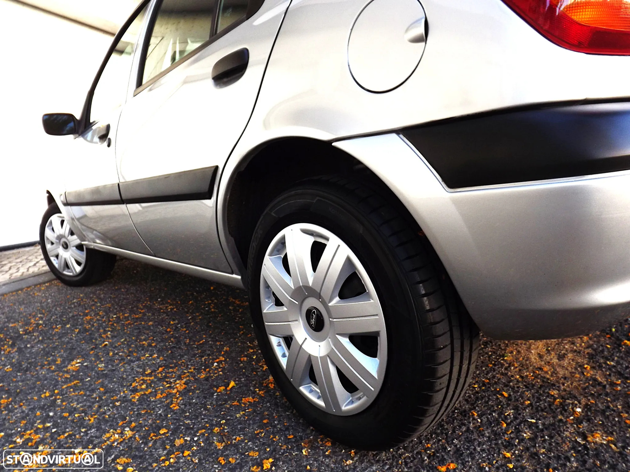 Ford Fiesta 1.25 Techno - 13