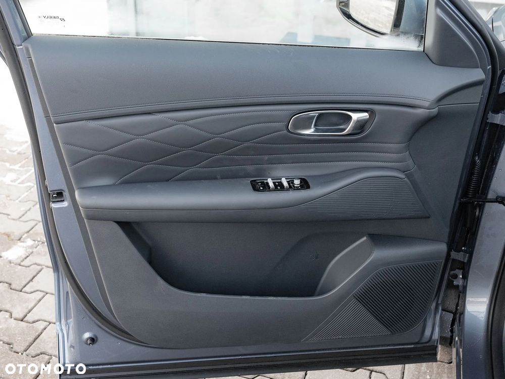 Geely Starray EM-i 1.5 PHEV Pro - 12