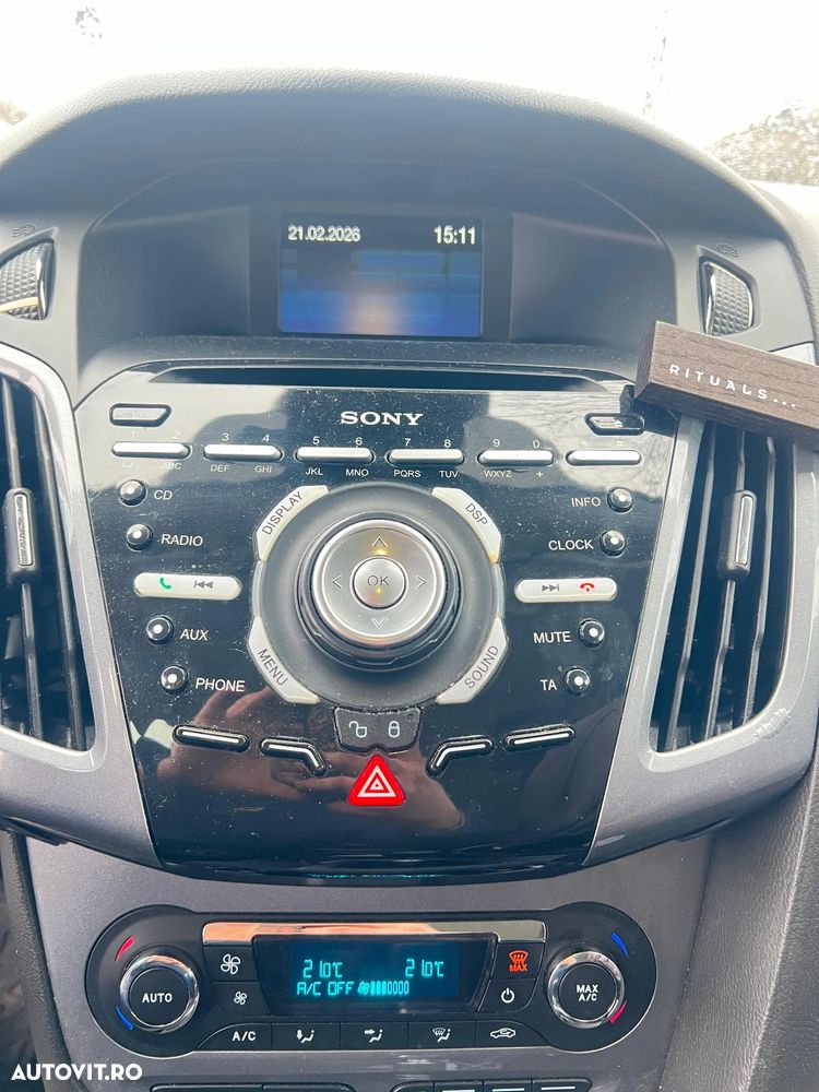 Ford Focus 1.6 TDCi DPF Start-Stopp-System SYNC Edition - 6