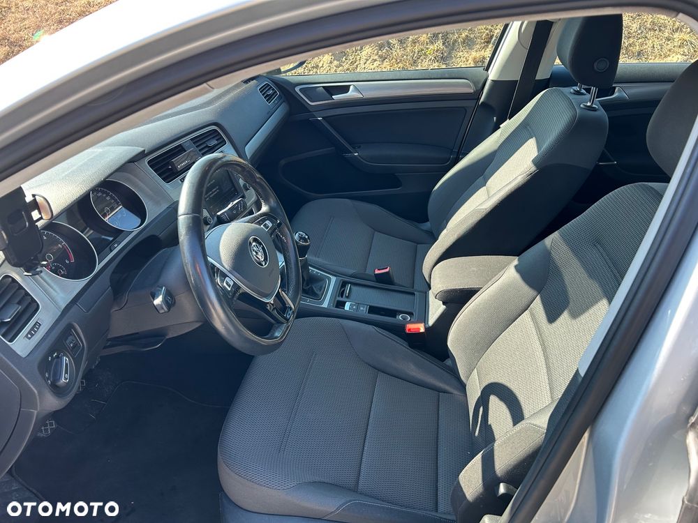 Volkswagen Golf 1.6 TDI BlueMotion Trendline - 17