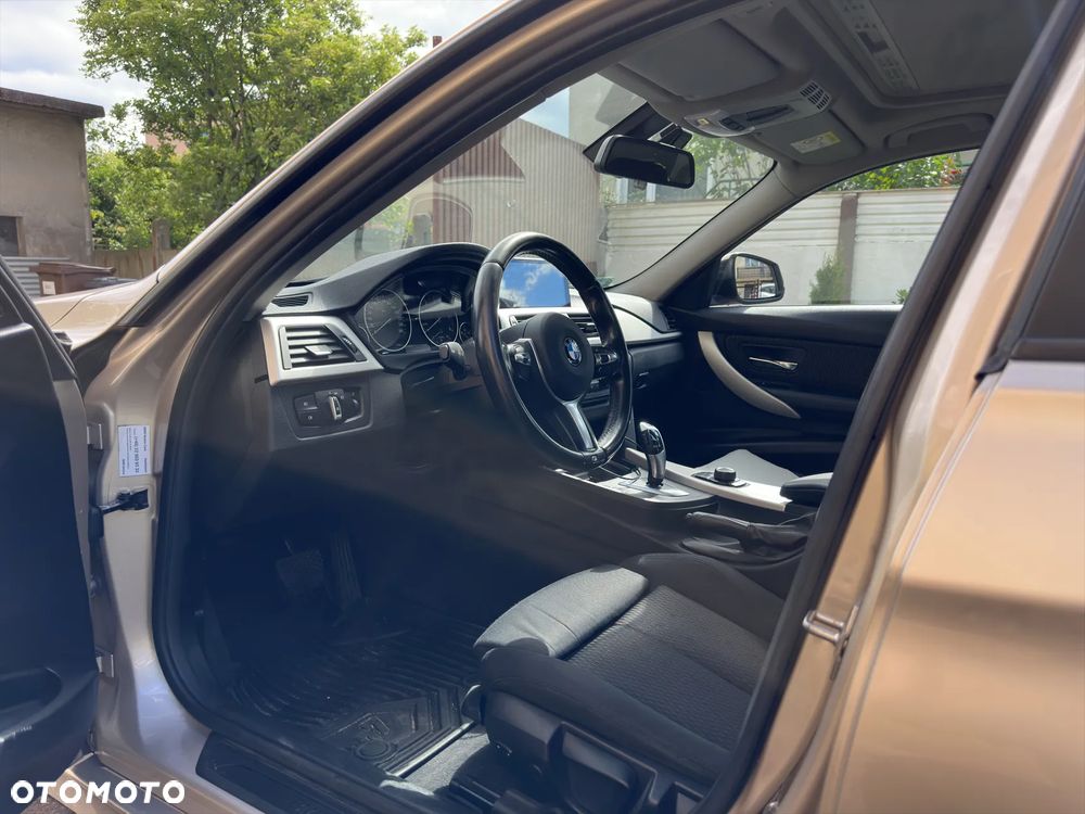BMW Seria 3 335d xDrive - 13