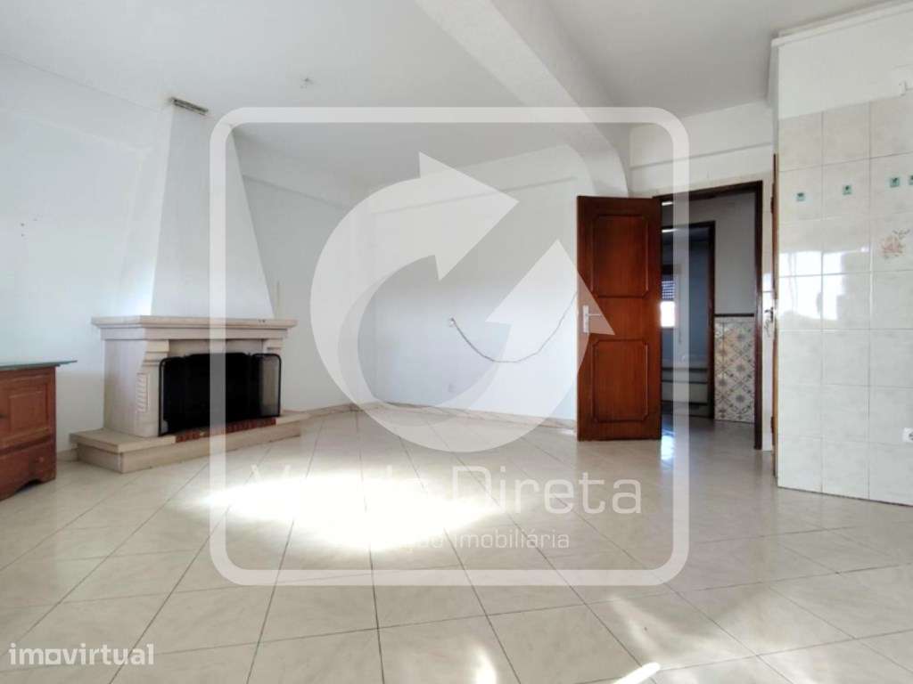 T3 com 100 m² no Montijo | Excelente Localização e Boa Exposição Solar - Grande imagem: 2/21