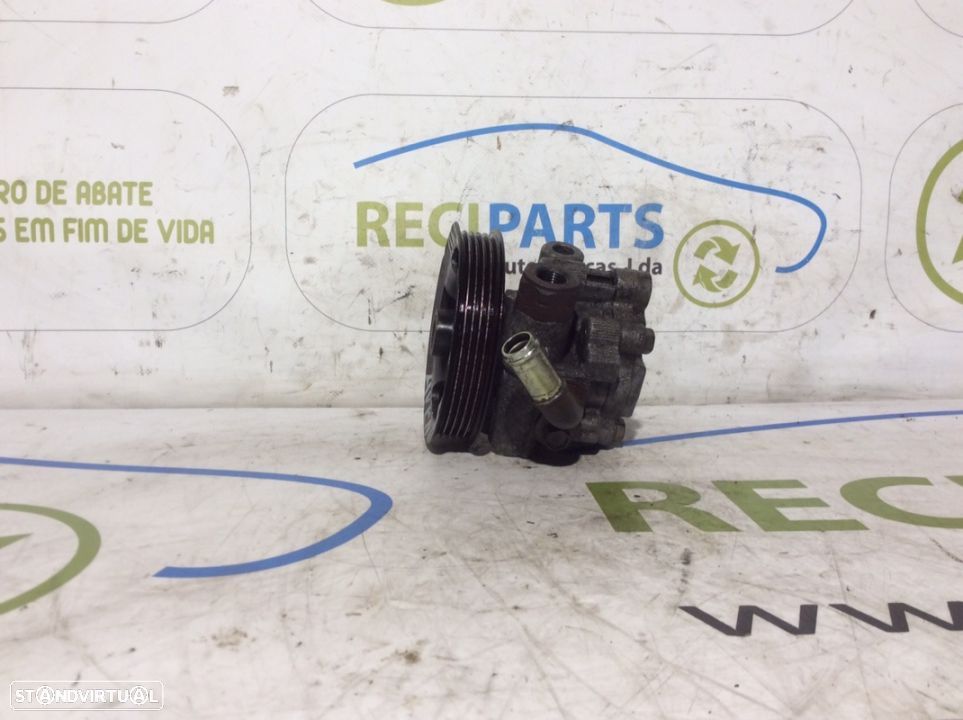 Bomba de direção Toyota Avensis - 2