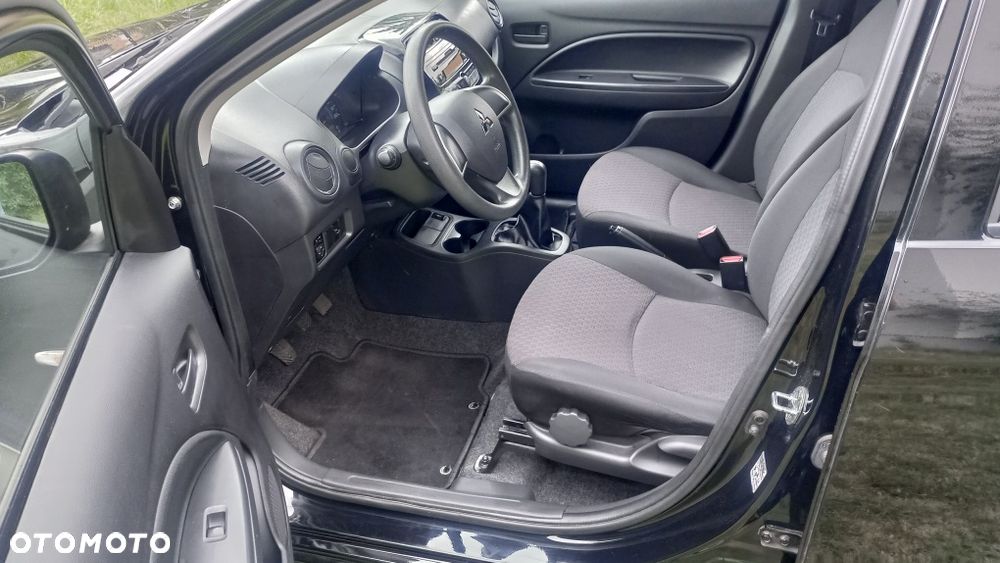 Mitsubishi Space Runner - 7