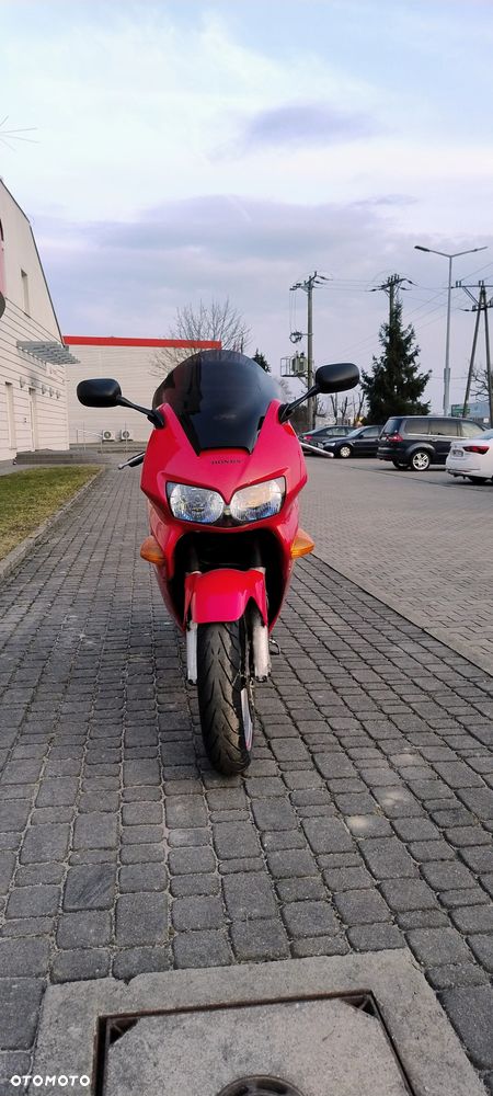 Honda VFR - 4