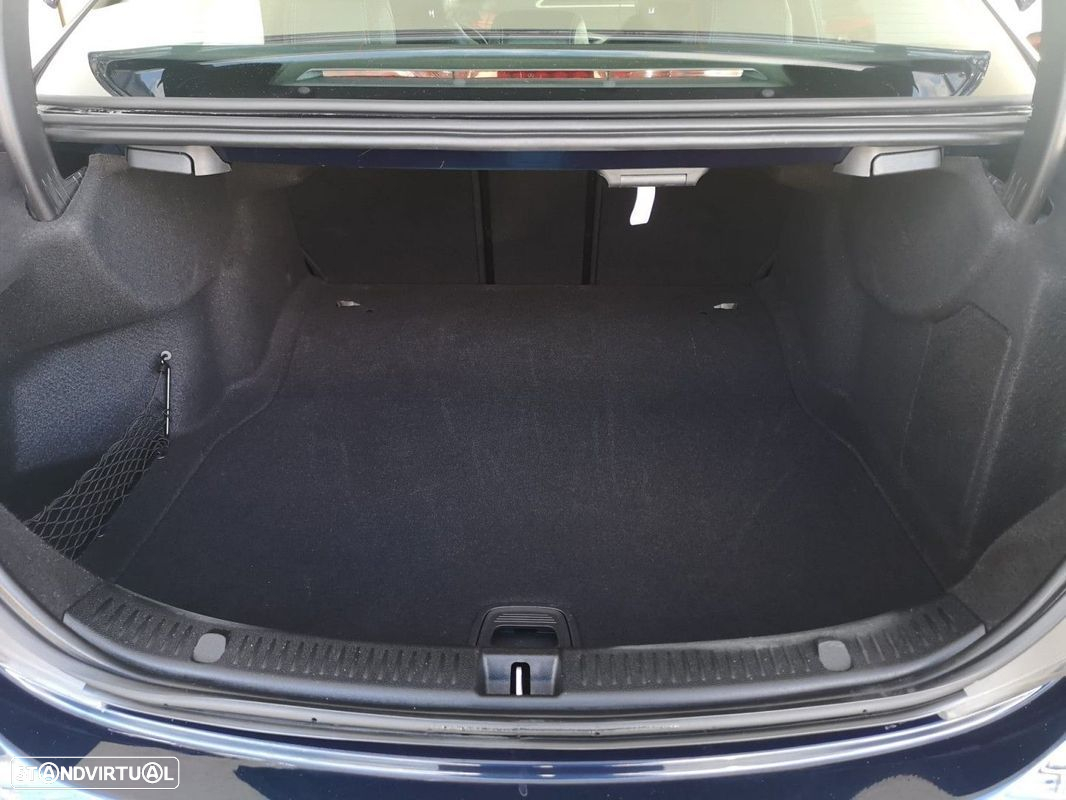 Mercedes-Benz E 220 d Avantgarde - 46