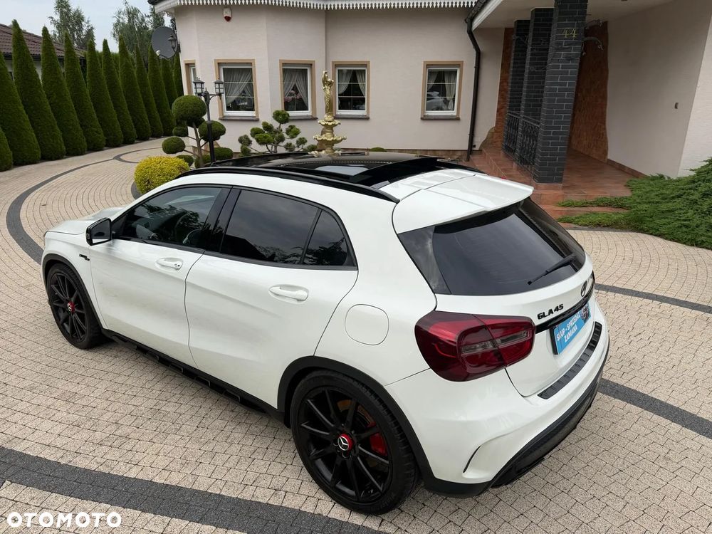 Mercedes-Benz GLA 45 AMG 4Matic 7G-DCT - 16