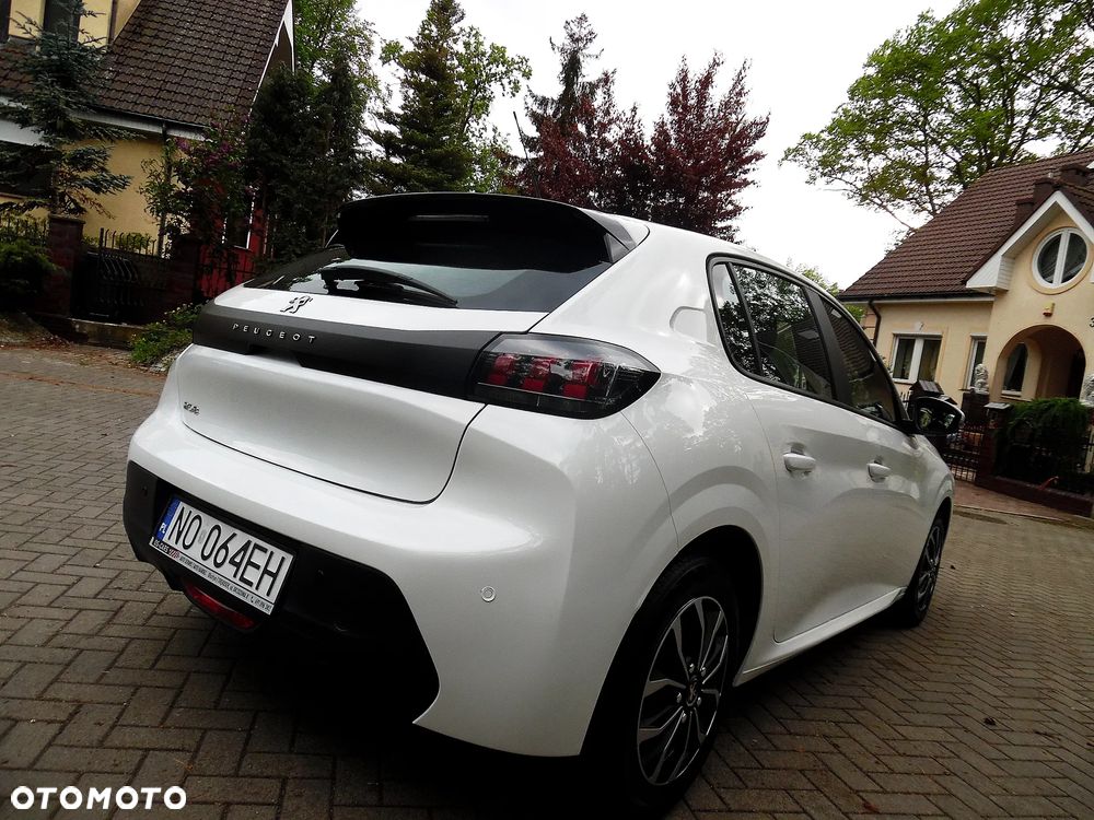 Peugeot 208 - 15