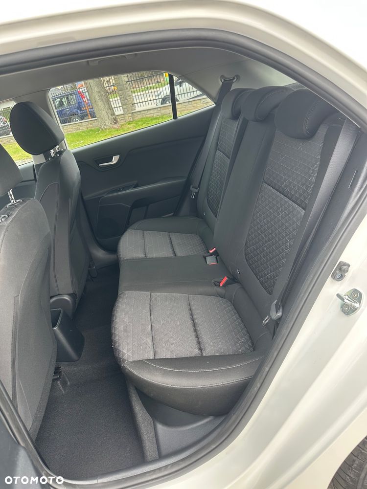 Kia Rio 1.0 T-GDI 100 Vision - 25