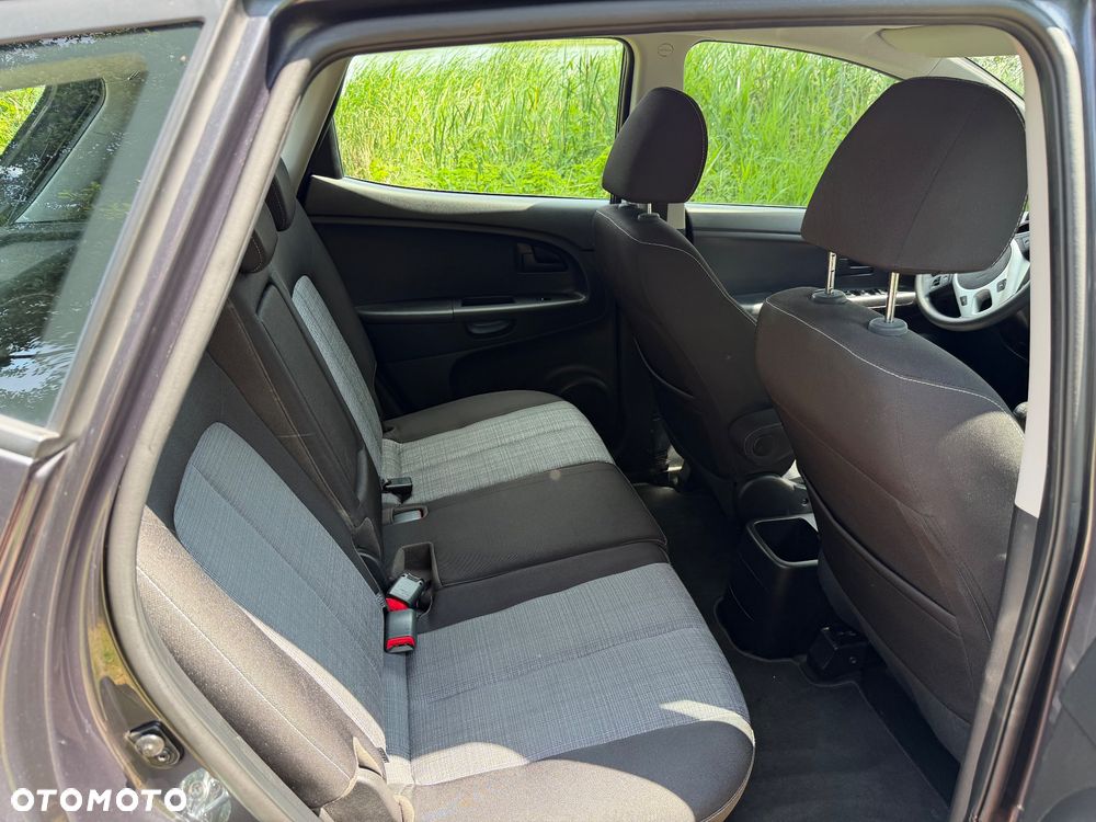 Kia Venga 1.6 CVVT Dream Team Edition - 10