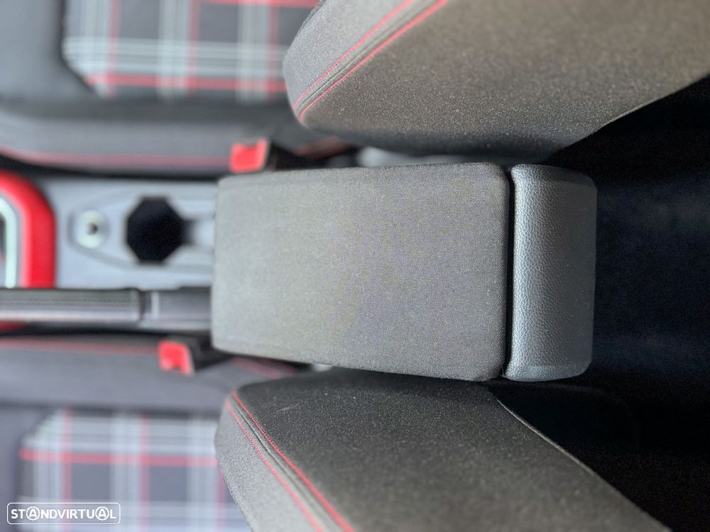 VW Polo 2.0 TSI GTI DSG - 34