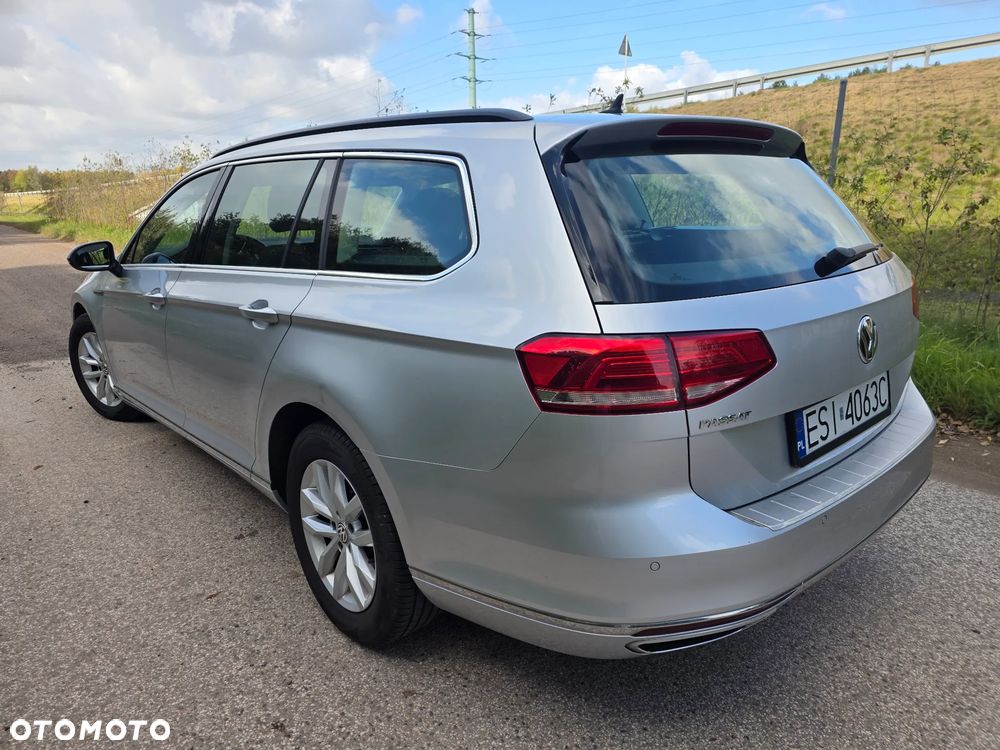 Volkswagen Passat - 4