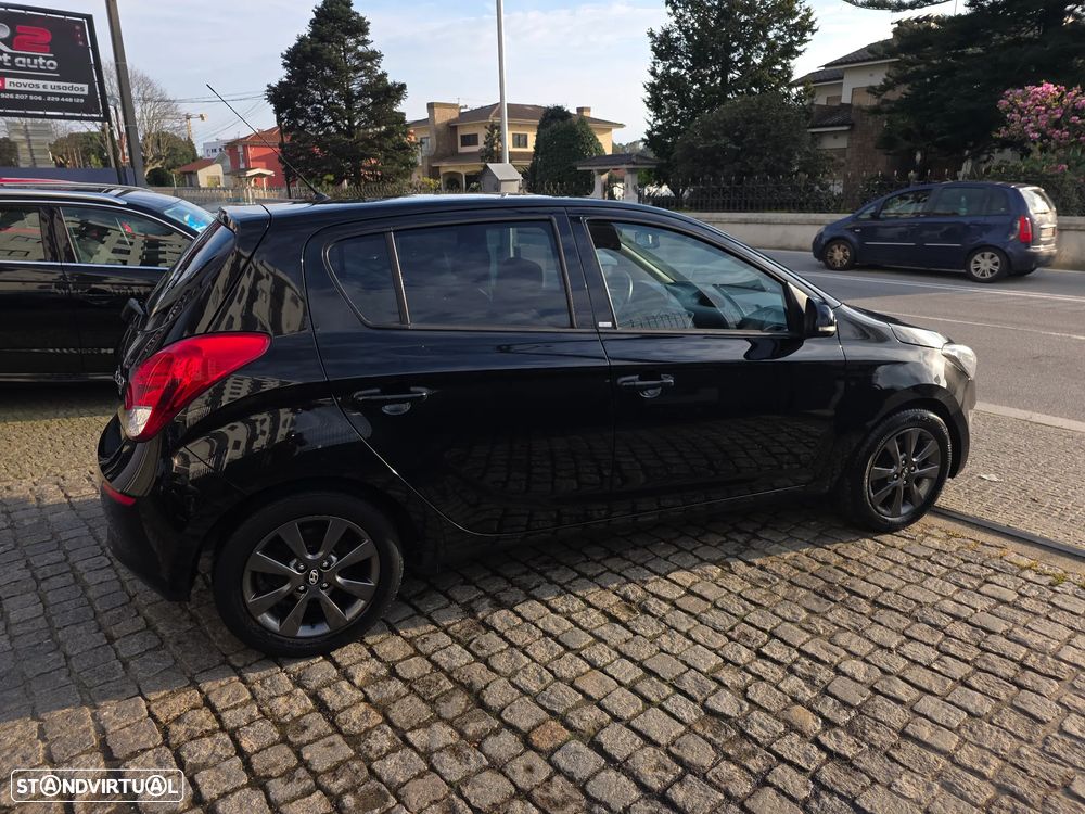 Hyundai i20 1.2 GO! Plus - 10