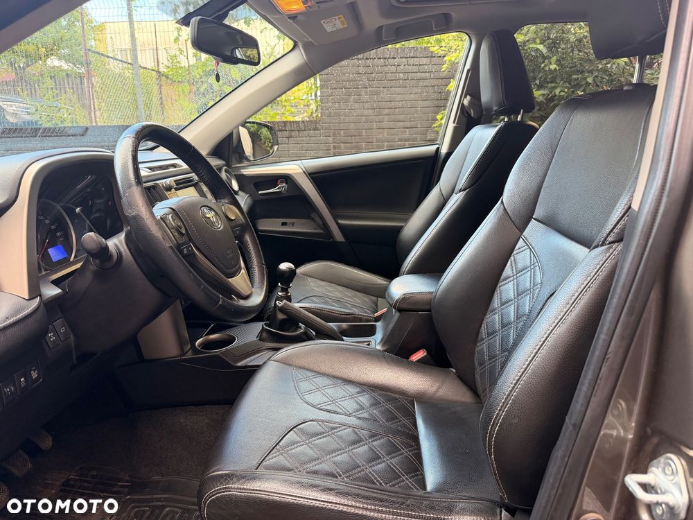 Toyota RAV4 2.0 D-4D Active - 12