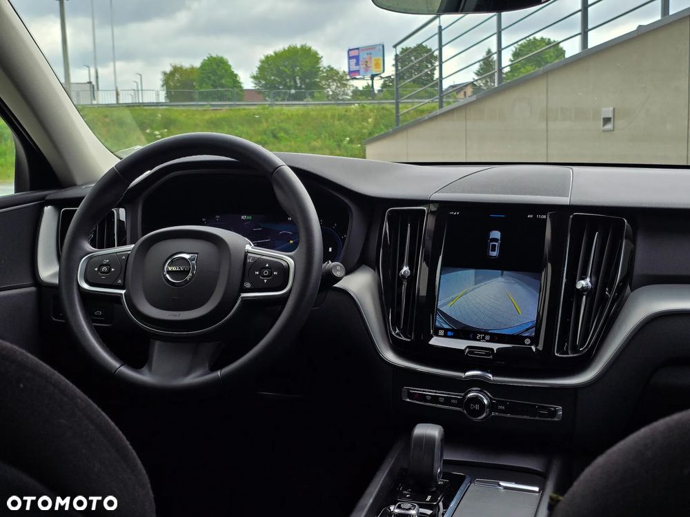 Volvo XC 60 B4 D Momentum Pro - 22