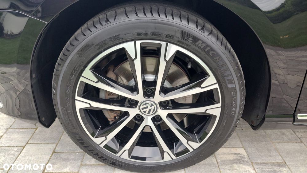 Volkswagen Passat - 13