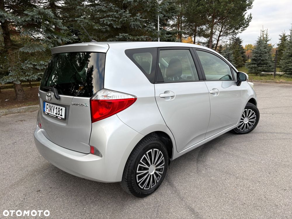 Toyota Verso S - 35