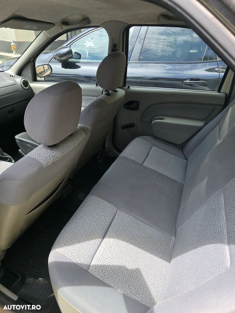 Dacia Logan 1.4 MPI Ambiance - 8