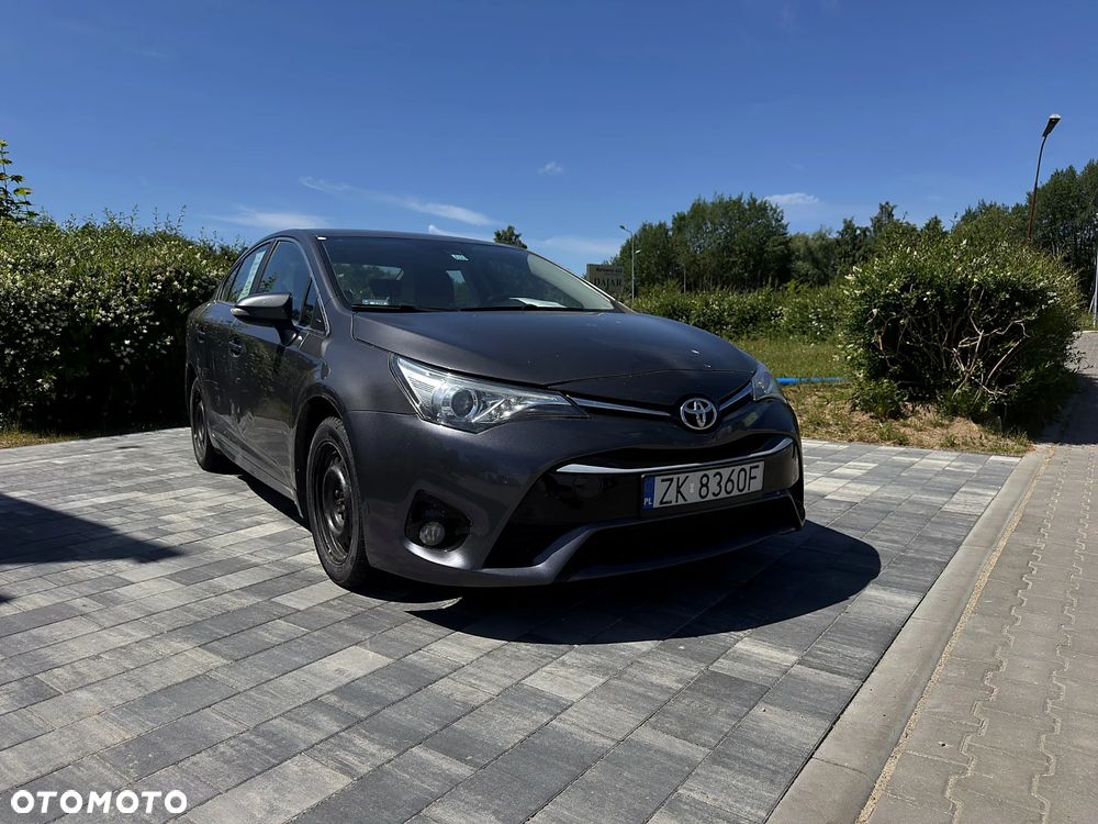 Toyota Avensis 1.8 Active - 11