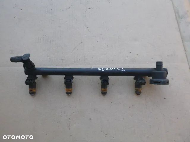 LISTWA WTRYSKOWA RENAULT MEGANE SCENIC I LIFT 1.6 16V