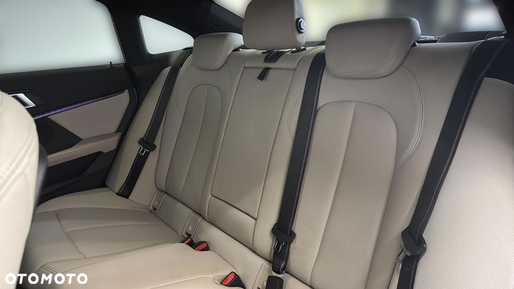 BMW Seria 2 220d xDrive M Sport sport - 18