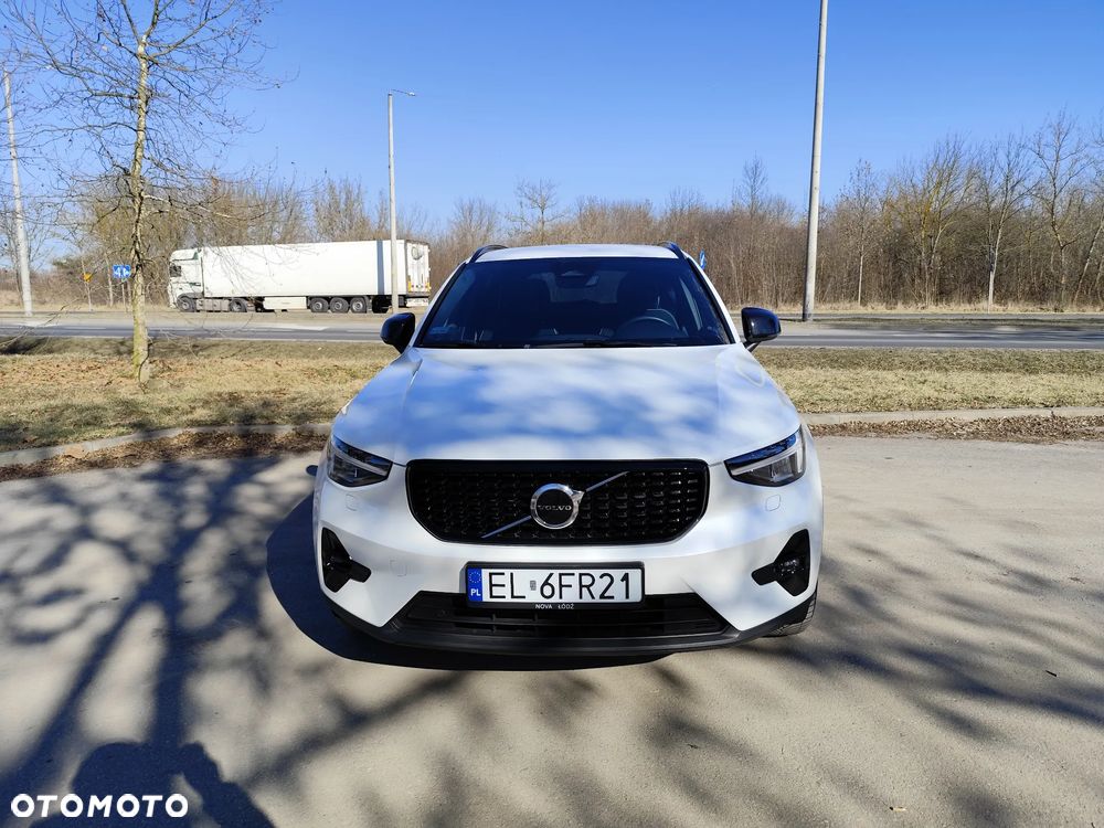 Volvo XC 40 B4 Plus Dark - 5