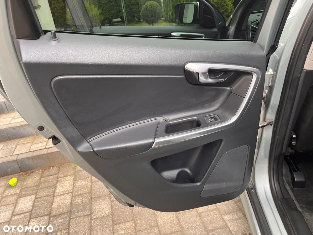 Volvo XC 60 D4 Drive-E Momentum - 17