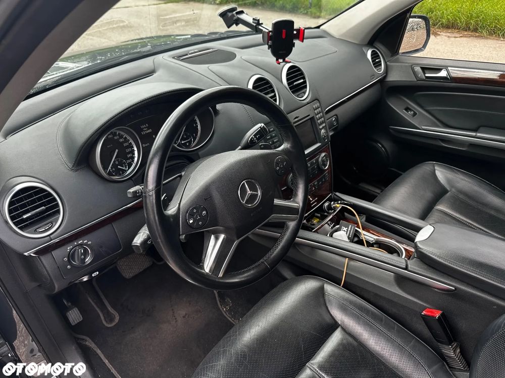 Mercedes-Benz GL 500 4Matic 7G-TRONIC - 13