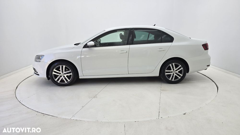 Volkswagen Jetta 2.0 TDI Highline - 10