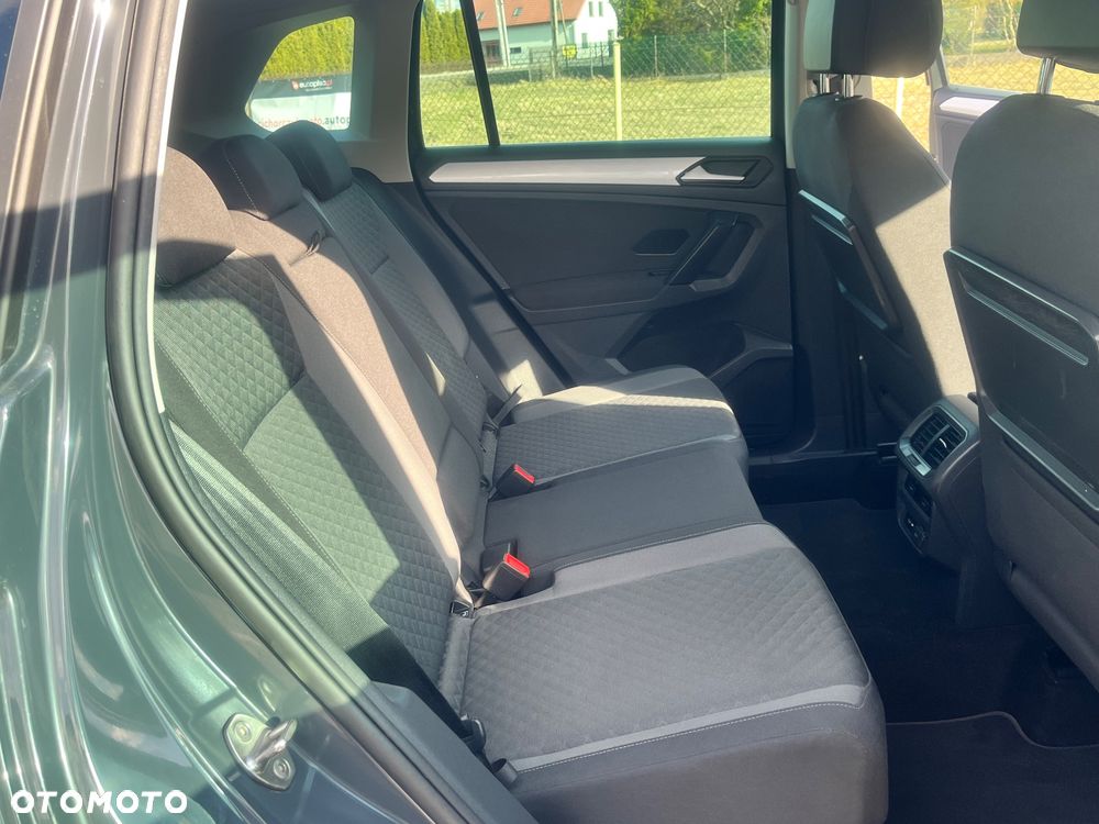Volkswagen Tiguan - 12