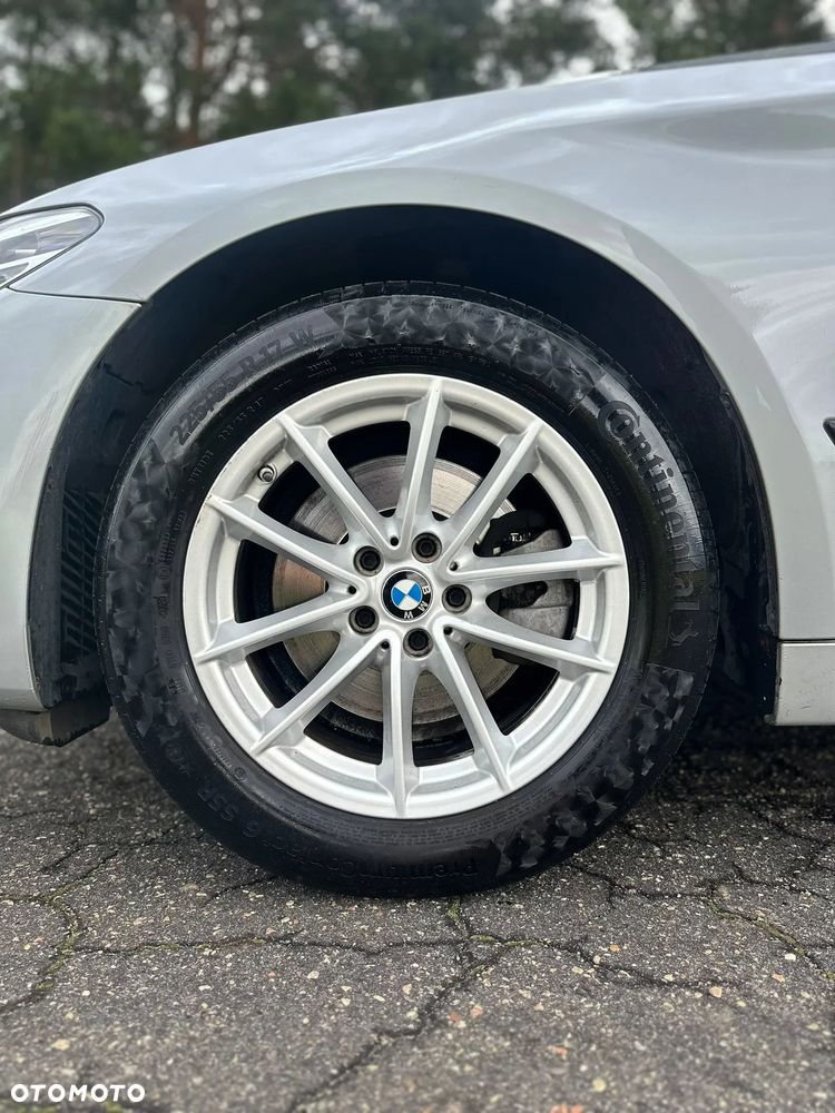 BMW Seria 5 520d Sport Line - 9