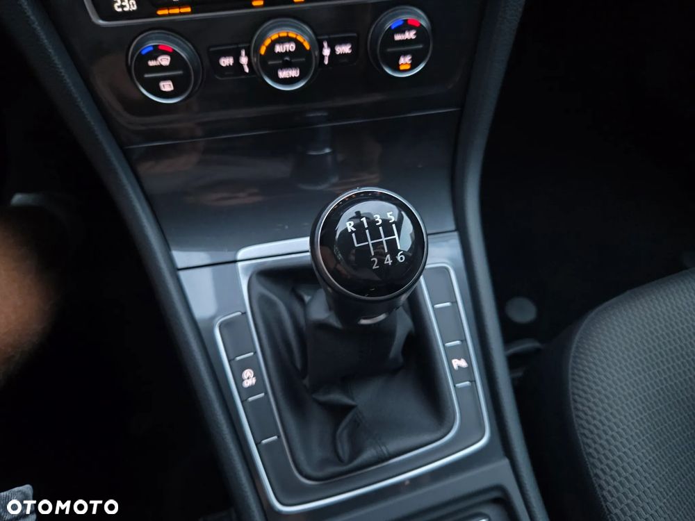 Volkswagen Golf 1.0 TSI Sound - 18