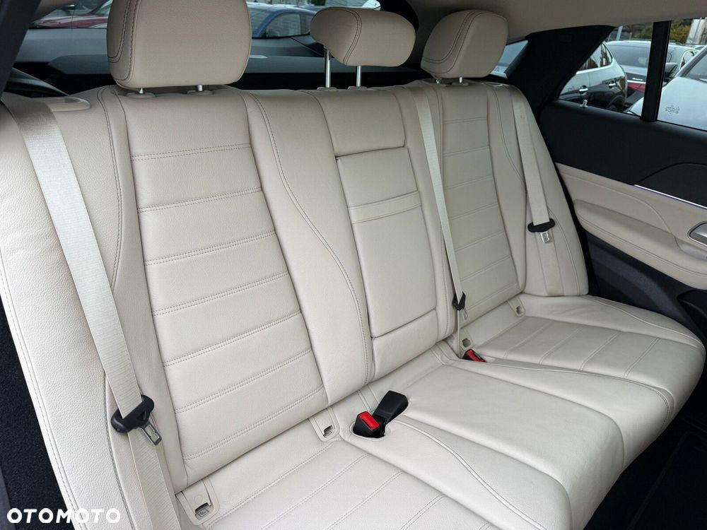 Mercedes-Benz GLE - 32