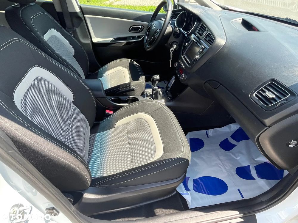 Kia Ceed 1.6 GDI ISG UEFA EURO 2016 - 14