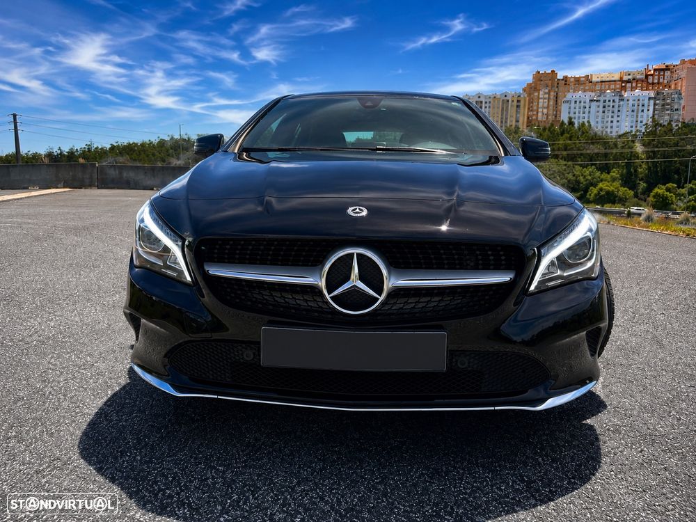 Mercedes-Benz CLA 180 d Shooting Brake AMG Line - 3