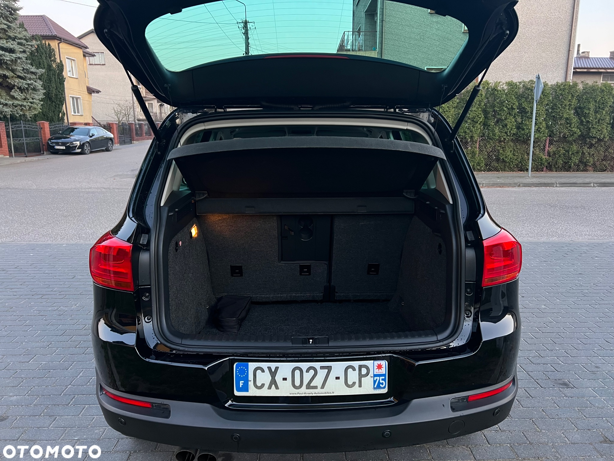 Volkswagen Tiguan 2.0 TDI DPF BlueMotion Technology Exclusive - 9