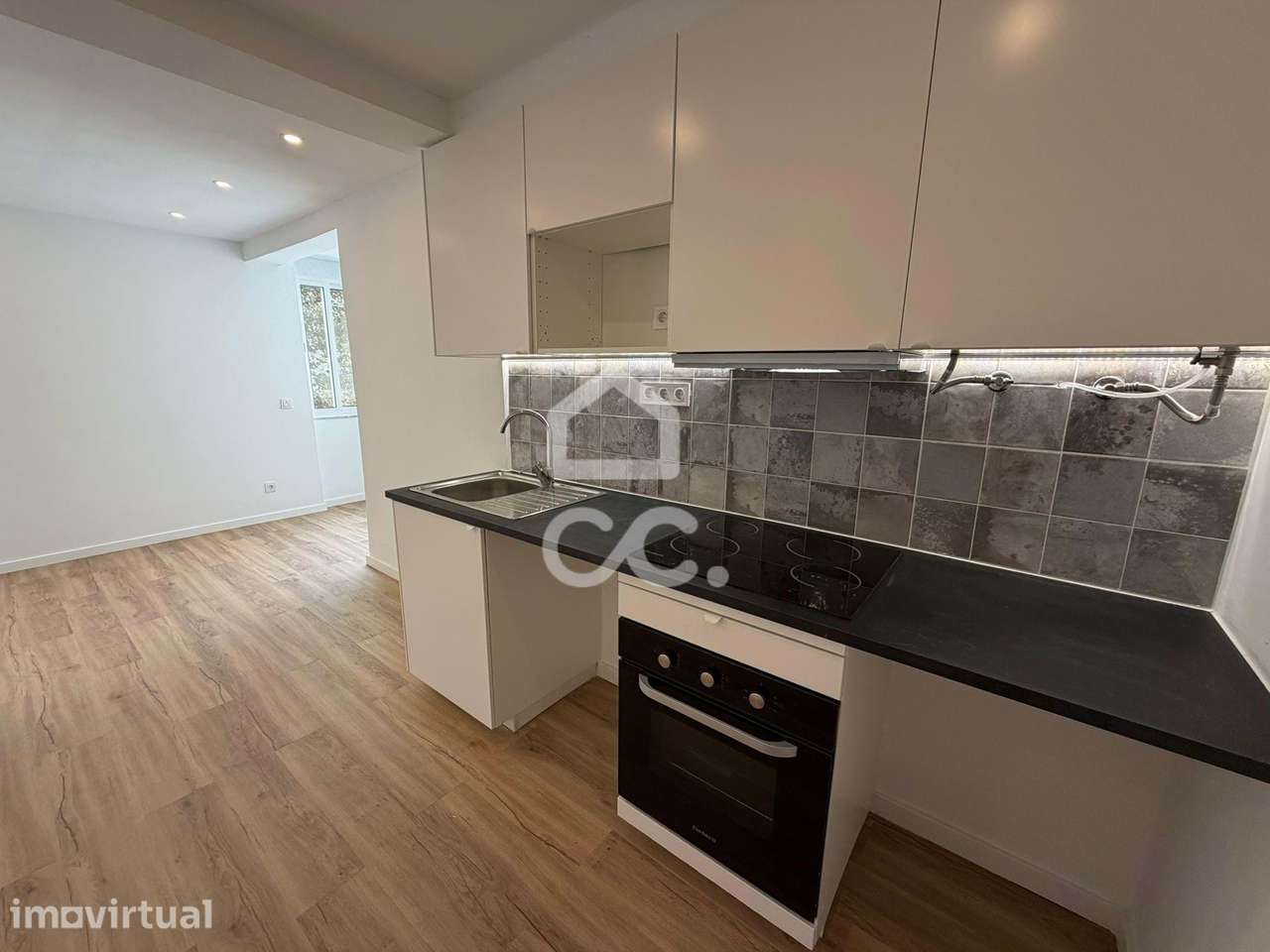 T2 totalmente remodelado na Buraca, Amadora — pronto a habitar - Grande imagem: 4/18