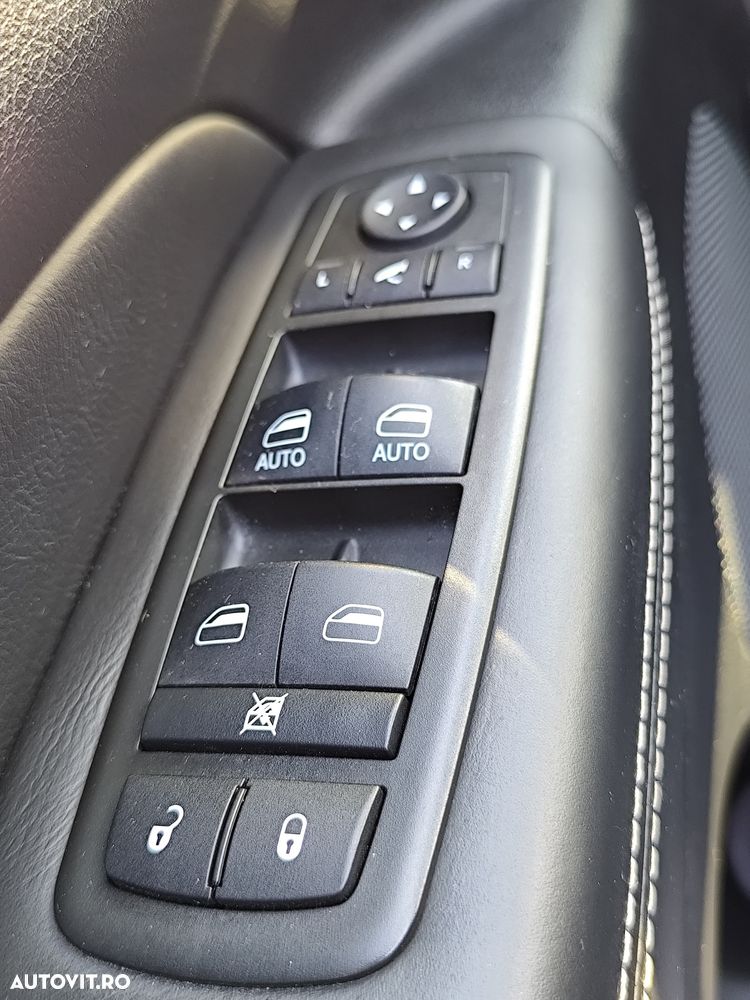 Jeep Grand Cherokee - 24