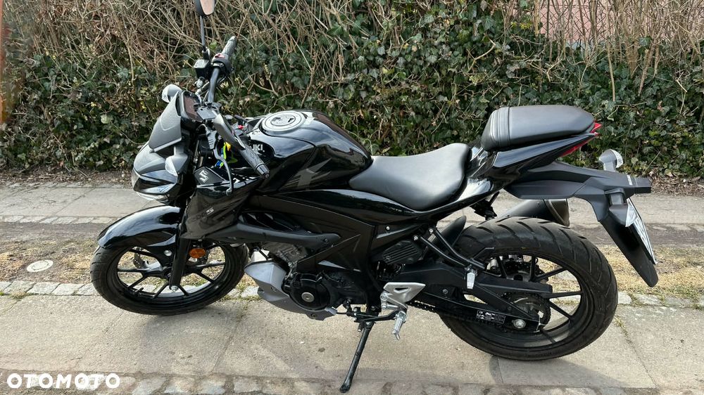 Suzuki GSX - 3