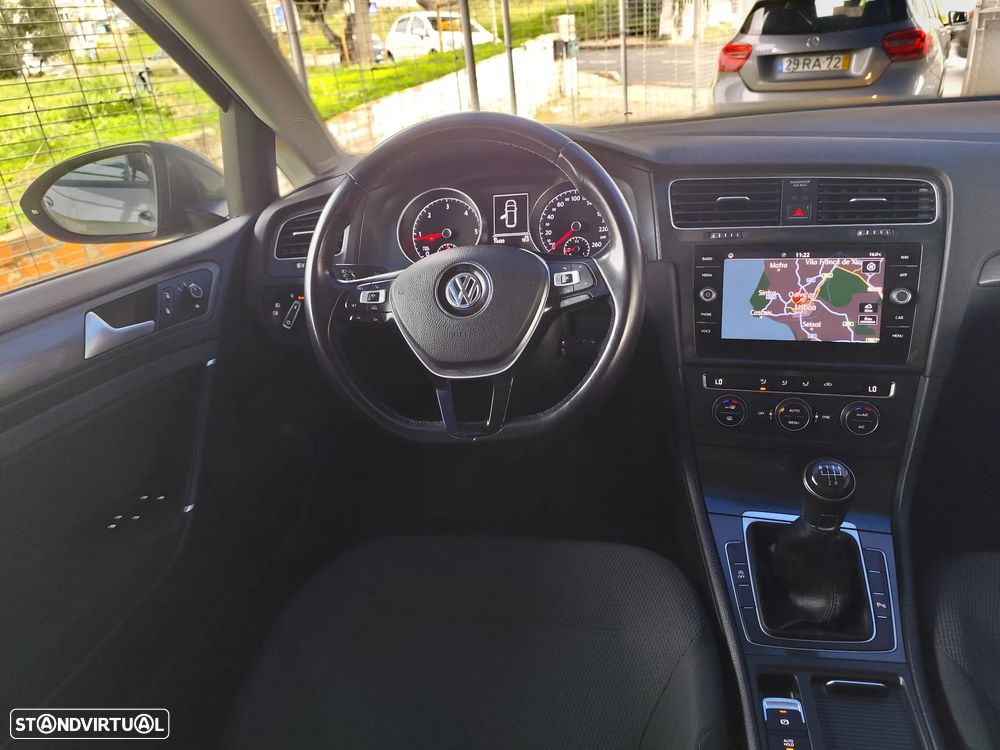 VW Golf Variant 1.6 TDi Confortline - 23