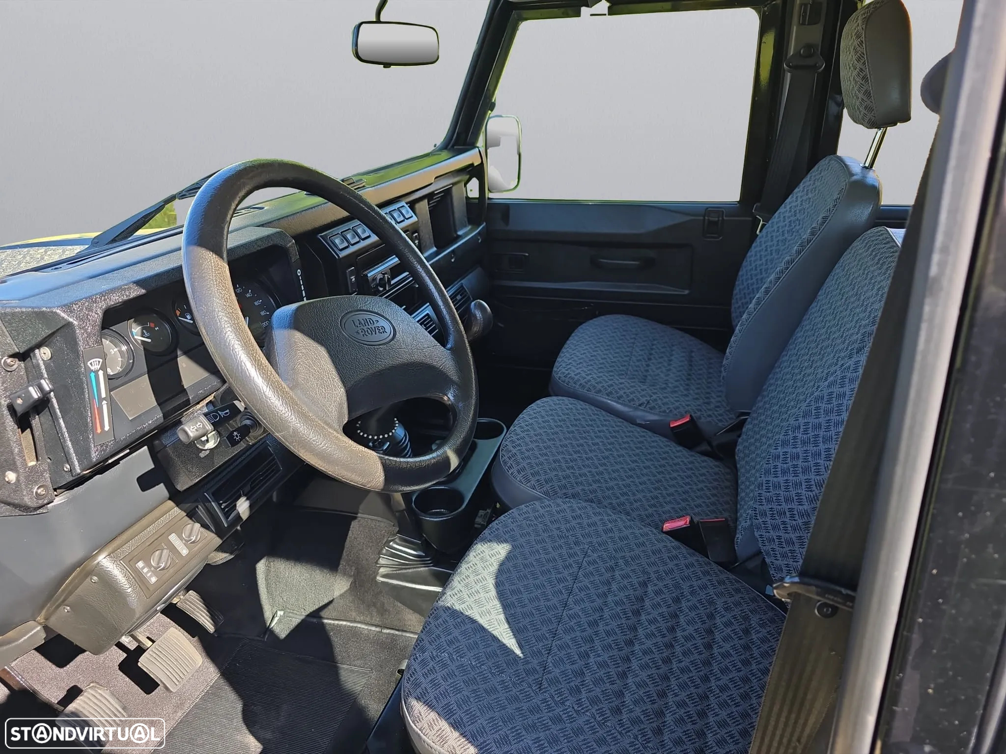 Land Rover Defender - 14