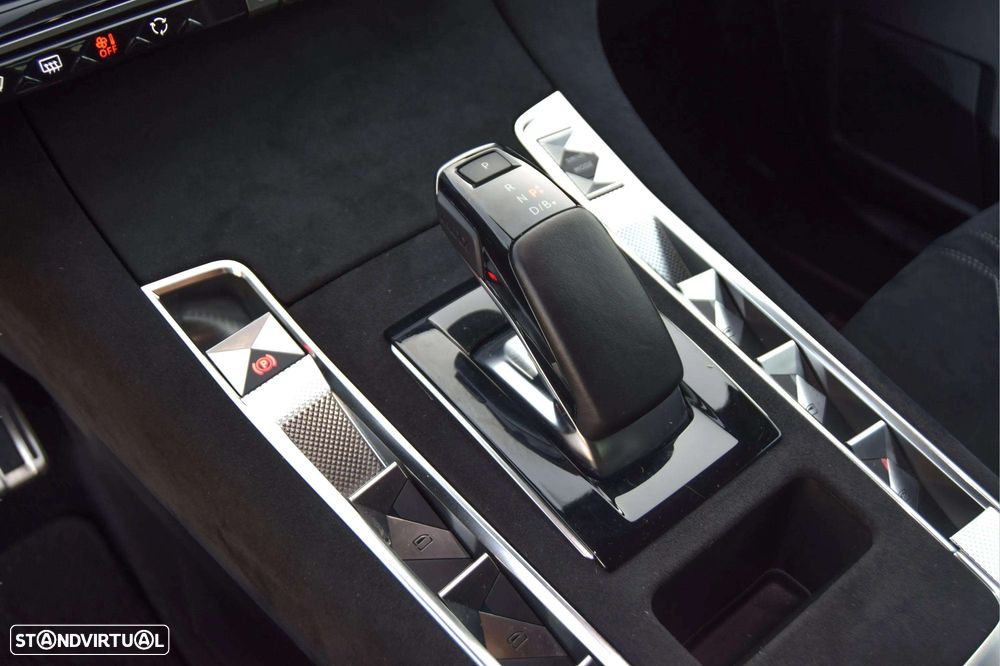 DS DS7 Crossback E-Tense Performance Line EAT8 - 13