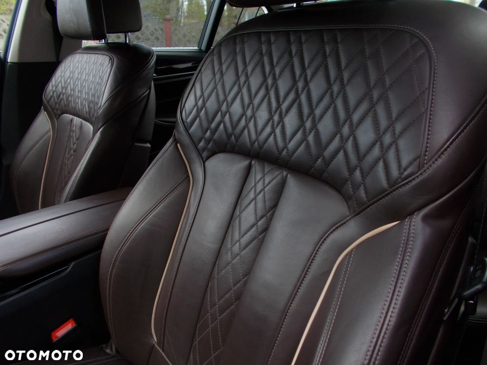 BMW Seria 5 530i GPF xDrive Luxury Line sport - 2