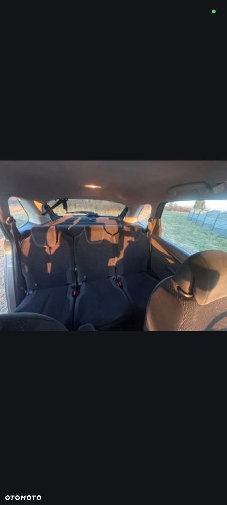 Citroën C4 Picasso 1.8 16V Style - 19