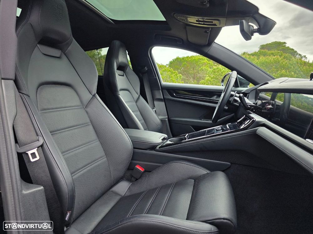 Porsche Panamera 4 E-Hybrid - 17