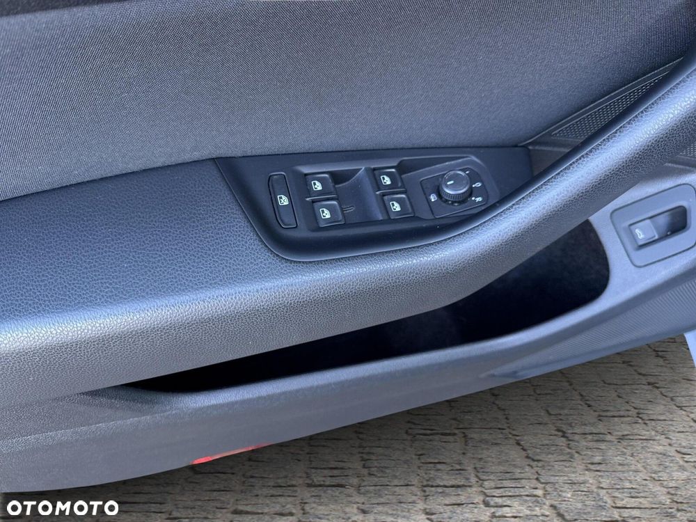 Volkswagen Passat - 19