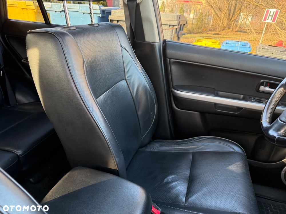 Suzuki Grand Vitara 2.4 De Luxe - 11