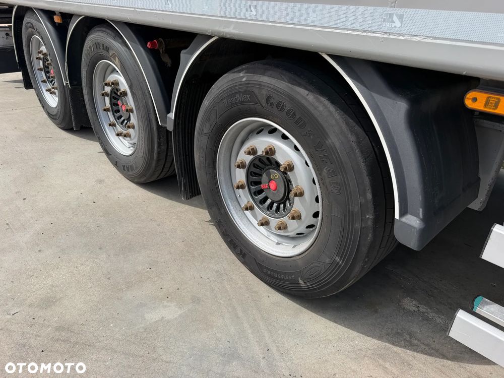 Stas Ruchoma podłoga 94m3 Podłoga 10 mm 2018 rok - 11