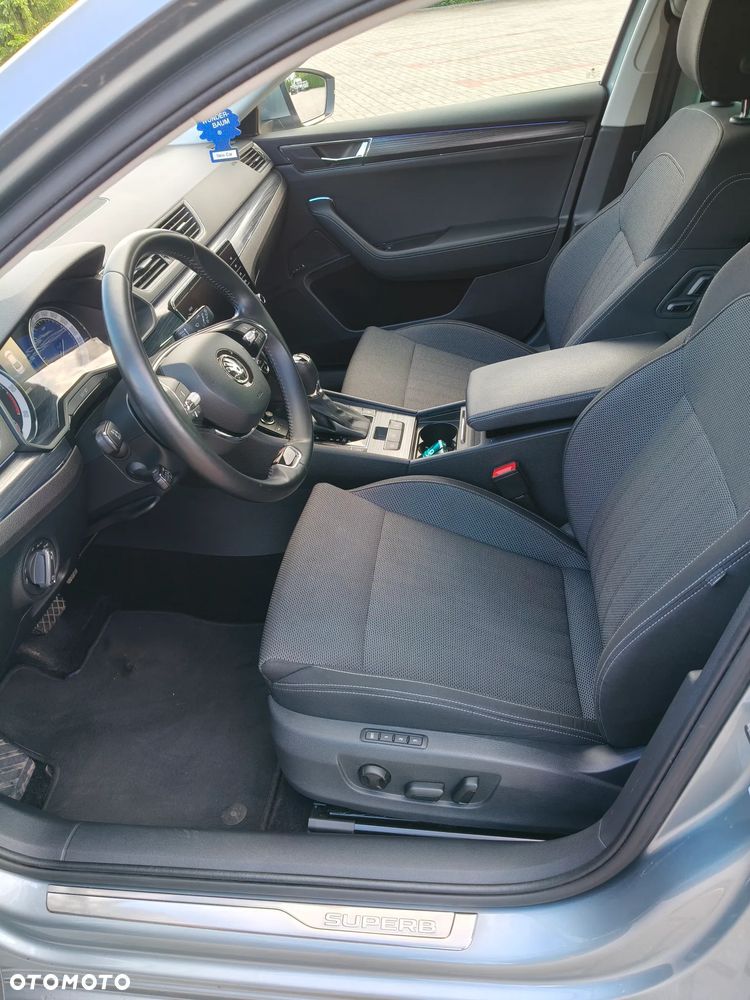 Skoda Superb 2.0 TDI SCR Style DSG - 8