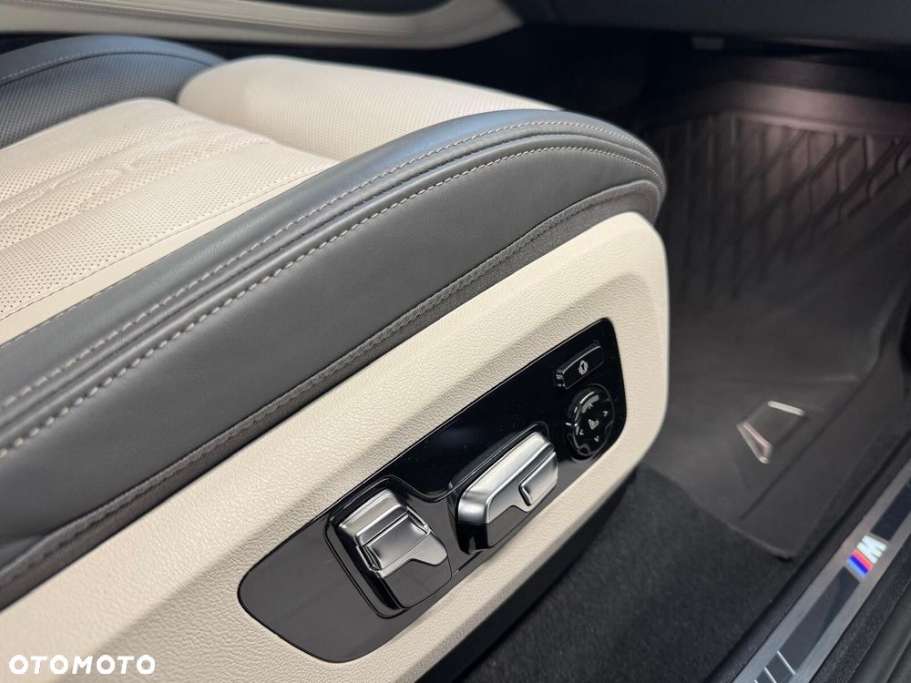BMW X7 xDrive40i mHEV M Sport sport - 28